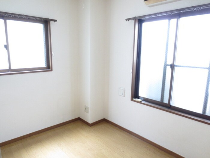 物件内観写真6　(居室)