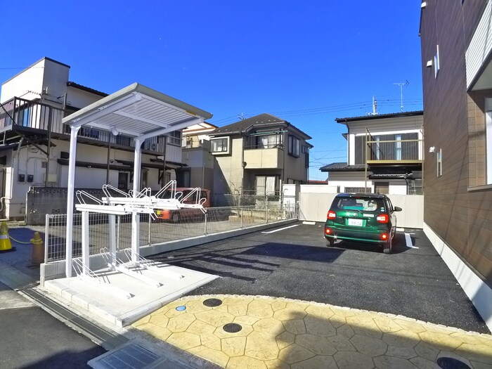 物件外観写真5　(駐車場)