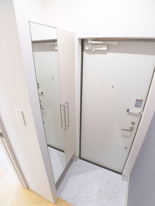 物件内観写真15　(玄関)