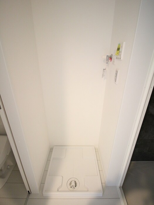 物件内観写真9　(洗濯機置場)