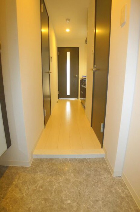 物件内観写真7　(玄関)