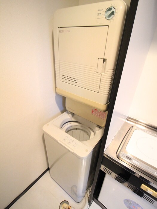 物件内観写真18　(洗濯機置場)