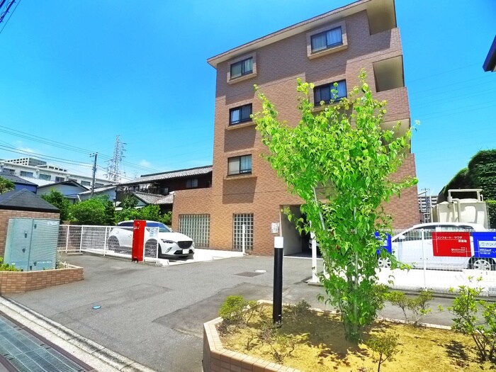 物件外観写真2　(駐車場)