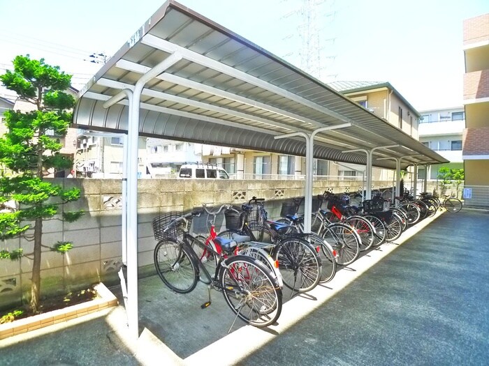 物件外観写真5　(駐輪場)