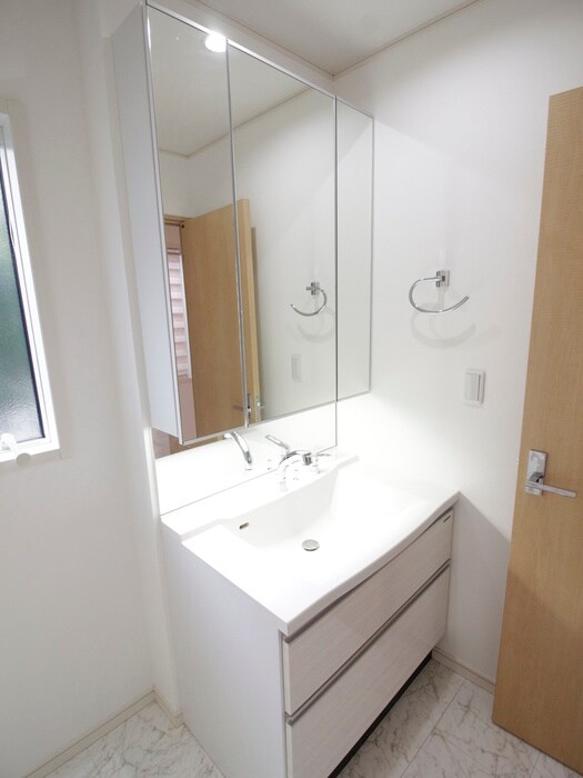 物件内観写真15　(洗面)