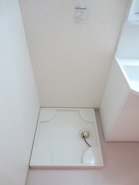 物件内観写真12　(洗濯機置場)