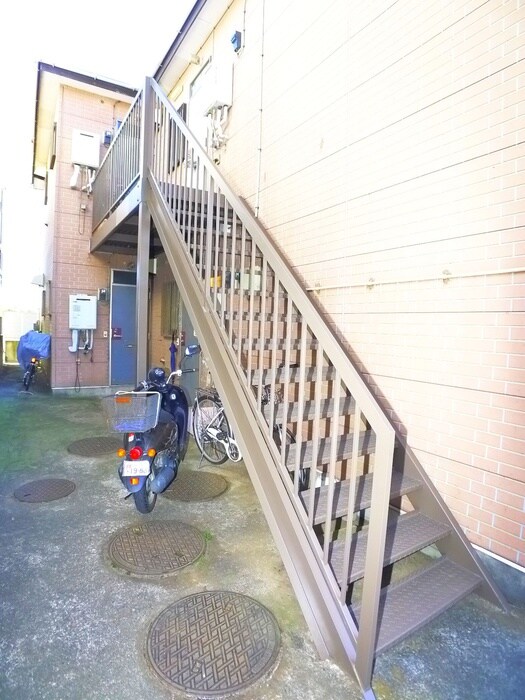 物件外観写真6　(エントランス部分)