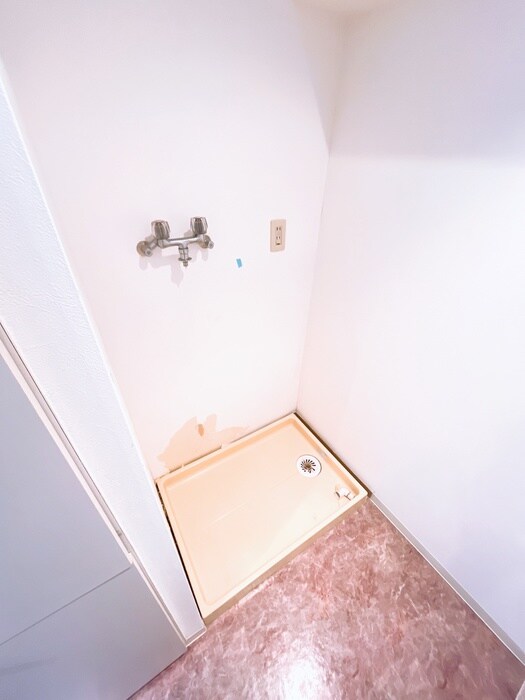 物件内観写真12　(洗濯機置場)