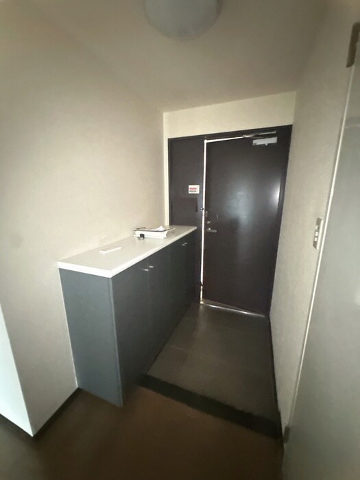 物件内観写真12　(玄関)