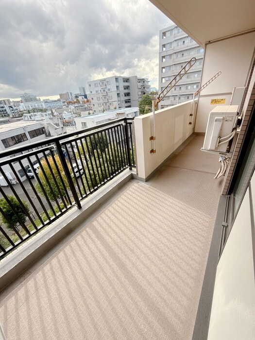 物件内観写真16　(洗濯機置場)