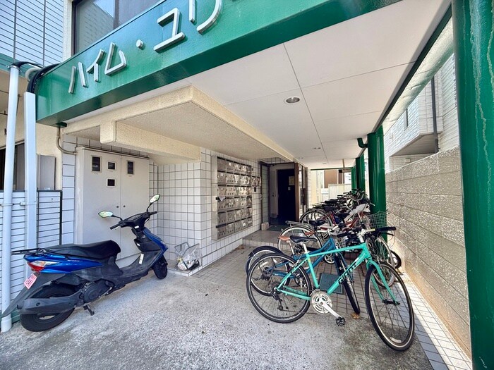 物件外観写真3　(エントランス部分)