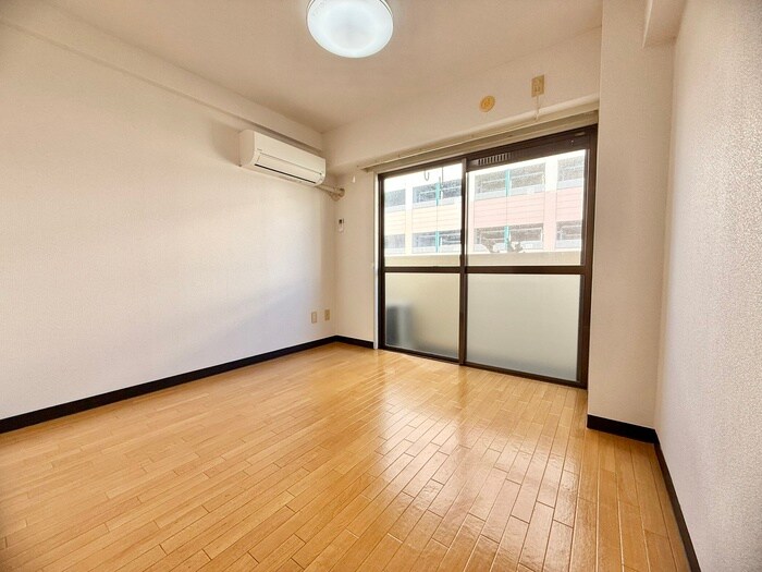 物件内観写真10　(居室)