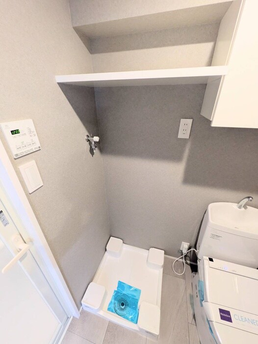 物件内観写真11　(洗濯機置場)