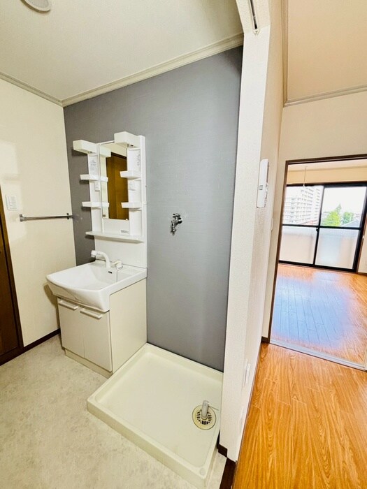 物件内観写真12　(洗濯機置場)