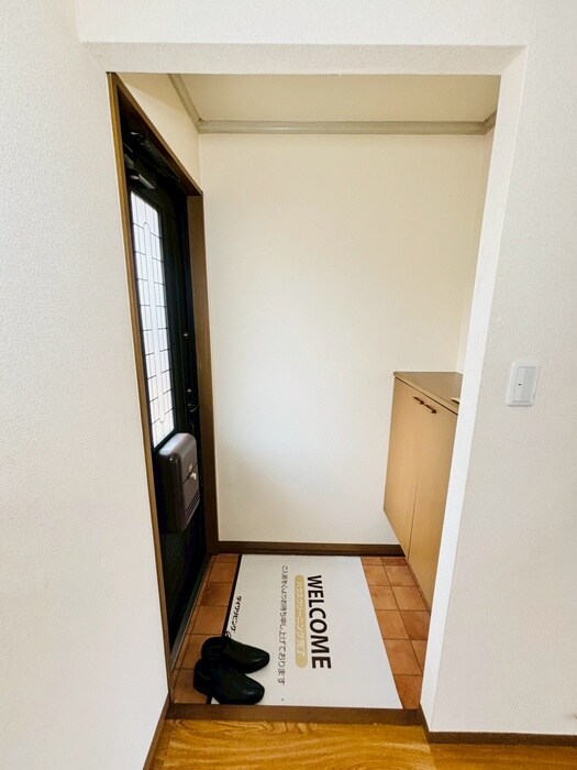 物件内観写真16　(玄関)