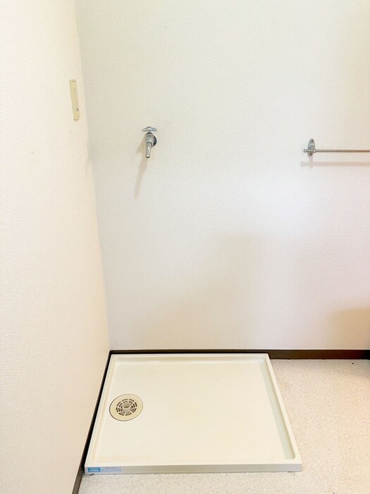 物件内観写真15　(洗濯機置場)