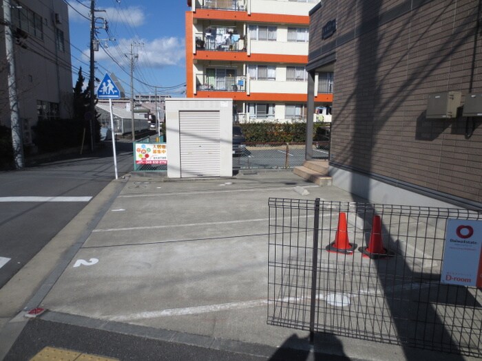 物件外観写真3　(駐車場)