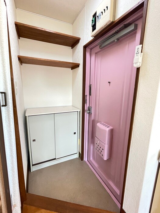 物件内観写真13　(玄関)