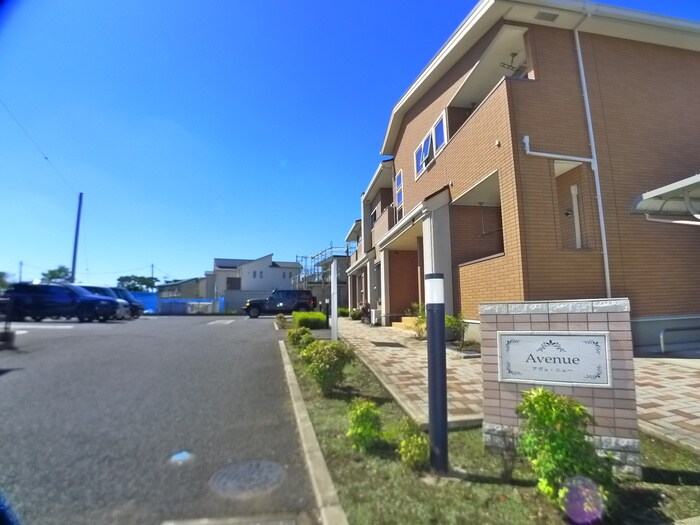 物件外観写真5　(エントランス部分)