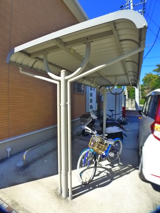 物件外観写真6　(駐輪場)