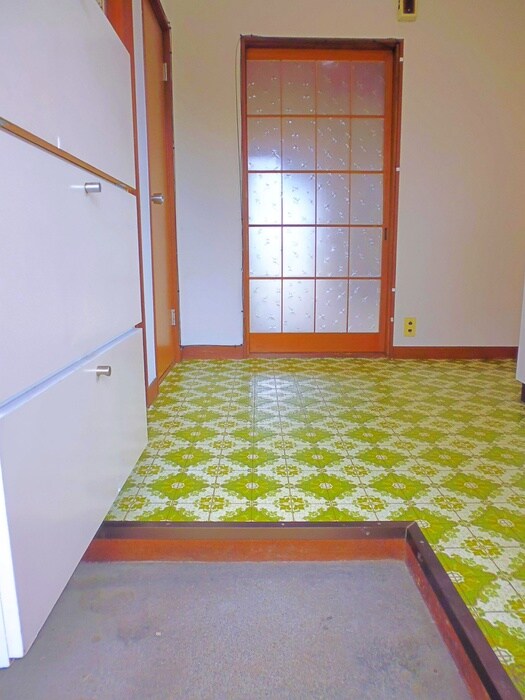 物件内観写真7　(玄関)