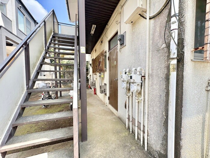 物件外観写真5　(エントランス部分)