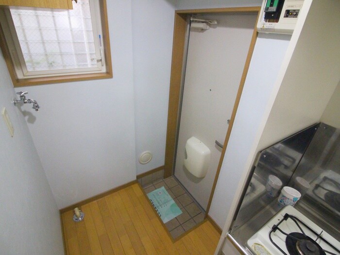 物件内観写真16　(玄関)