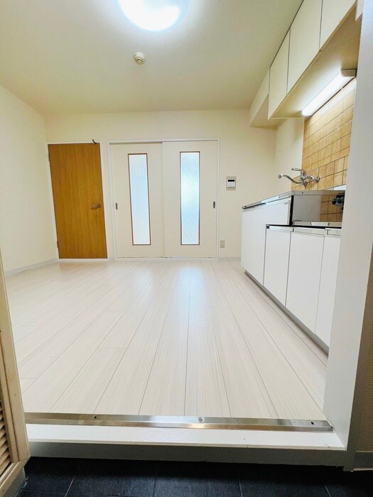 物件内観写真18　(玄関)