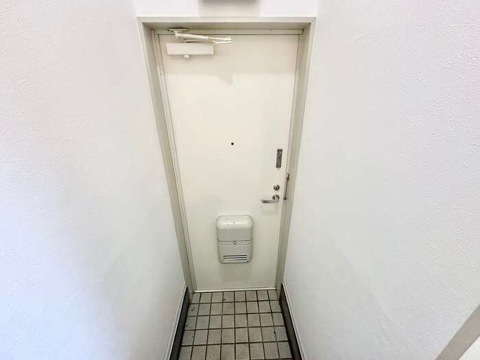 物件内観写真10　(玄関)