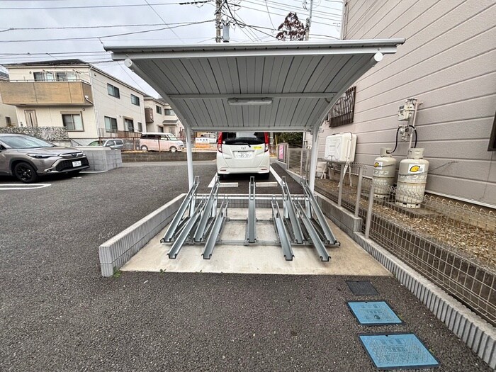 物件外観写真5　(駐輪場)