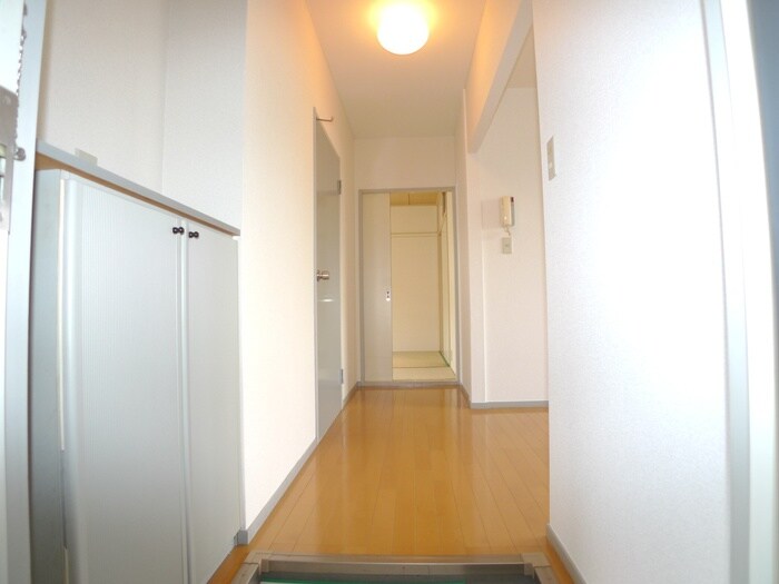 物件内観写真15　(玄関)