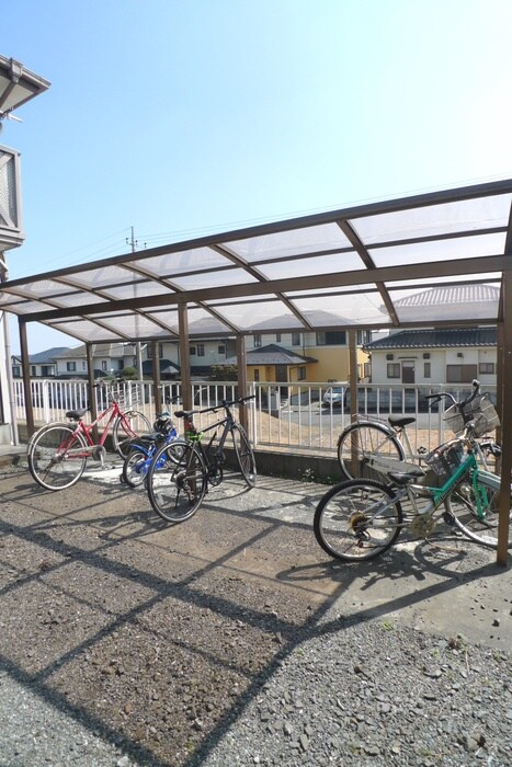 物件外観写真6　(駐輪場)