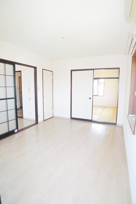 物件内観写真10　(居室)