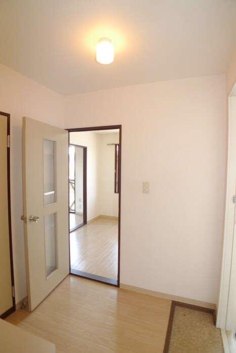 物件内観写真22　(玄関)