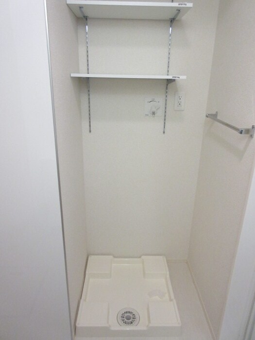 物件内観写真14　(洗濯機置場)