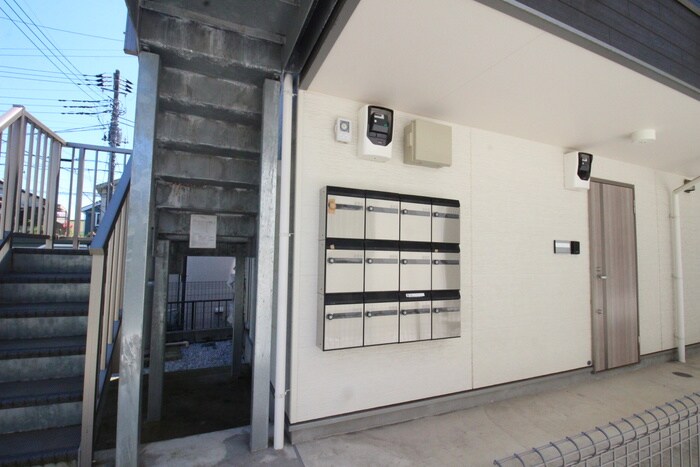 物件外観写真2　(エントランス部分)