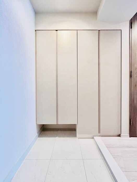 物件内観写真17　(玄関)