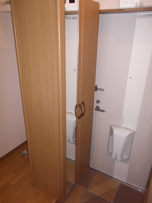 物件内観写真5　(靴箱)