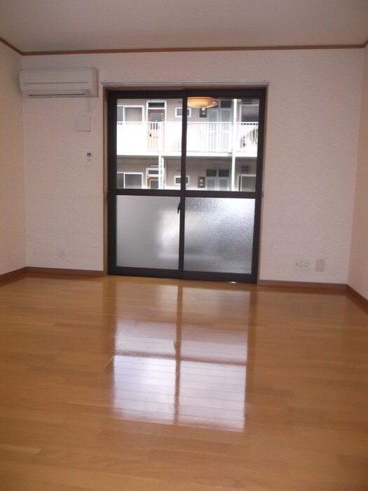 物件内観写真6　(居室)