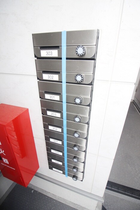 物件外観写真5　(エントランス部分)