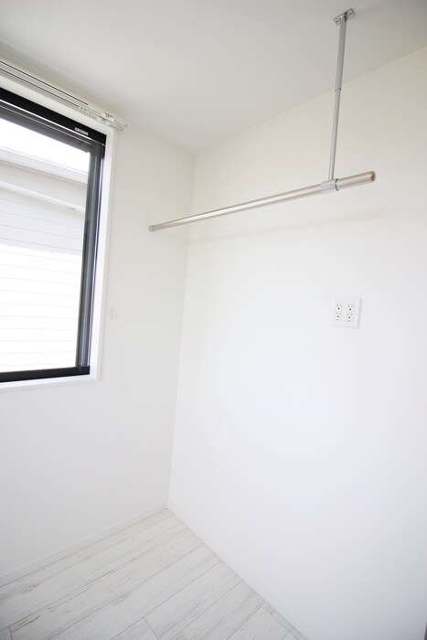 物件内観写真15　(収納)