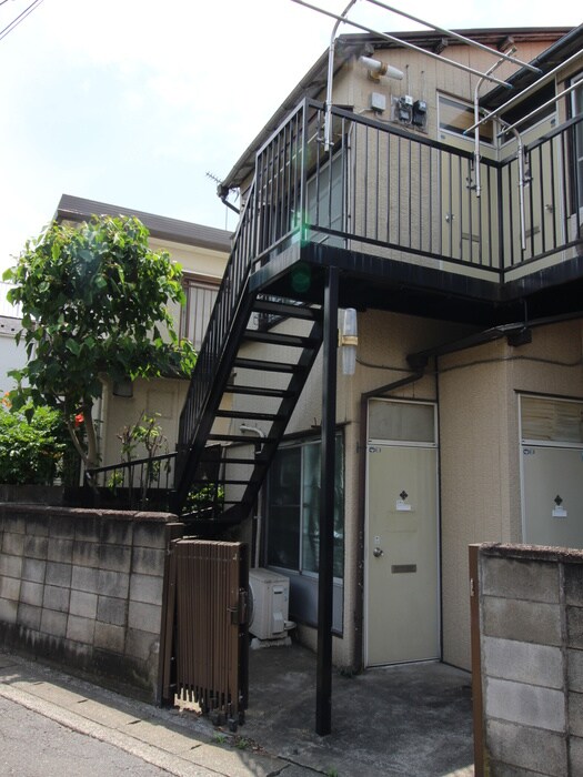 物件外観写真3　(エントランス部分)