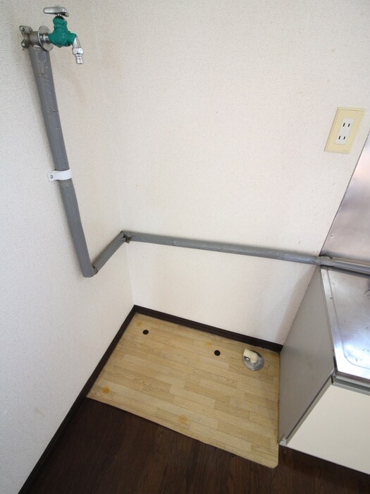 物件内観写真13　(洗濯機置場)