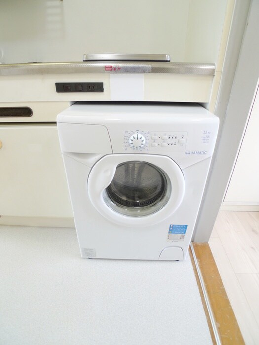 物件内観写真18　(洗濯機置場)