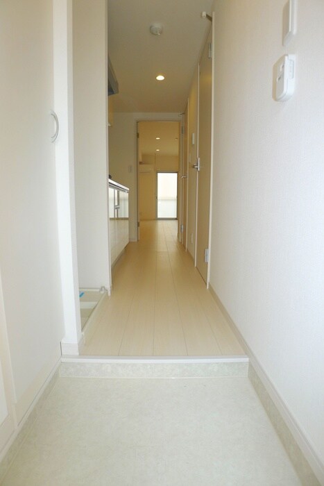 物件内観写真7　(玄関)