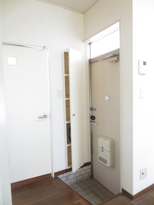 物件内観写真15　(玄関)
