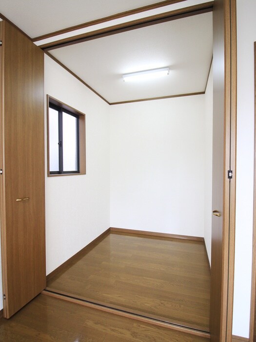 物件内観写真15　(収納)