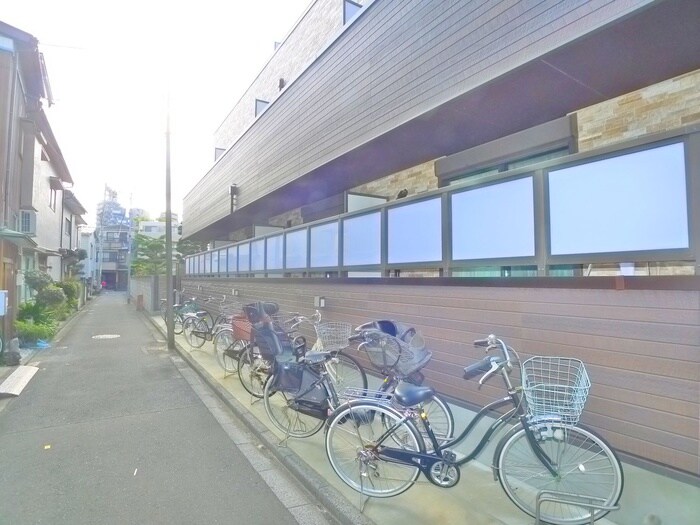 物件外観写真2　(駐輪場)