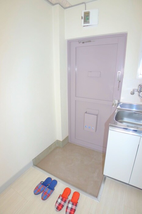 物件内観写真16　(玄関)