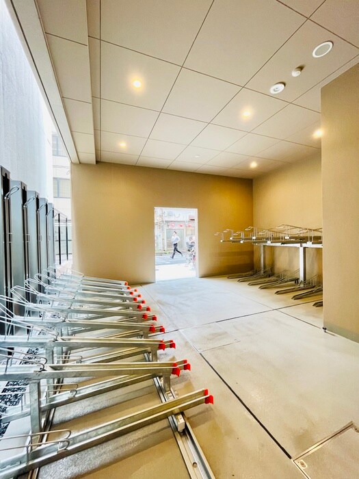 ｸﾚｽﾄｺｰﾄ蔵前ｽﾃｰｼｮﾝﾌﾛﾝﾄの駐輪場